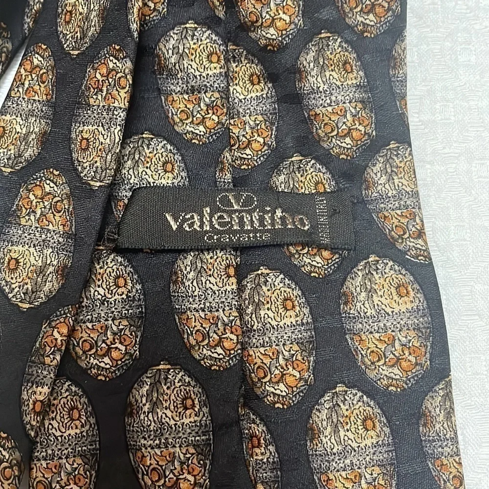 Valentino Classic Charcoal/Black & Tan Silk Tie—Great!! Excellent Condition!